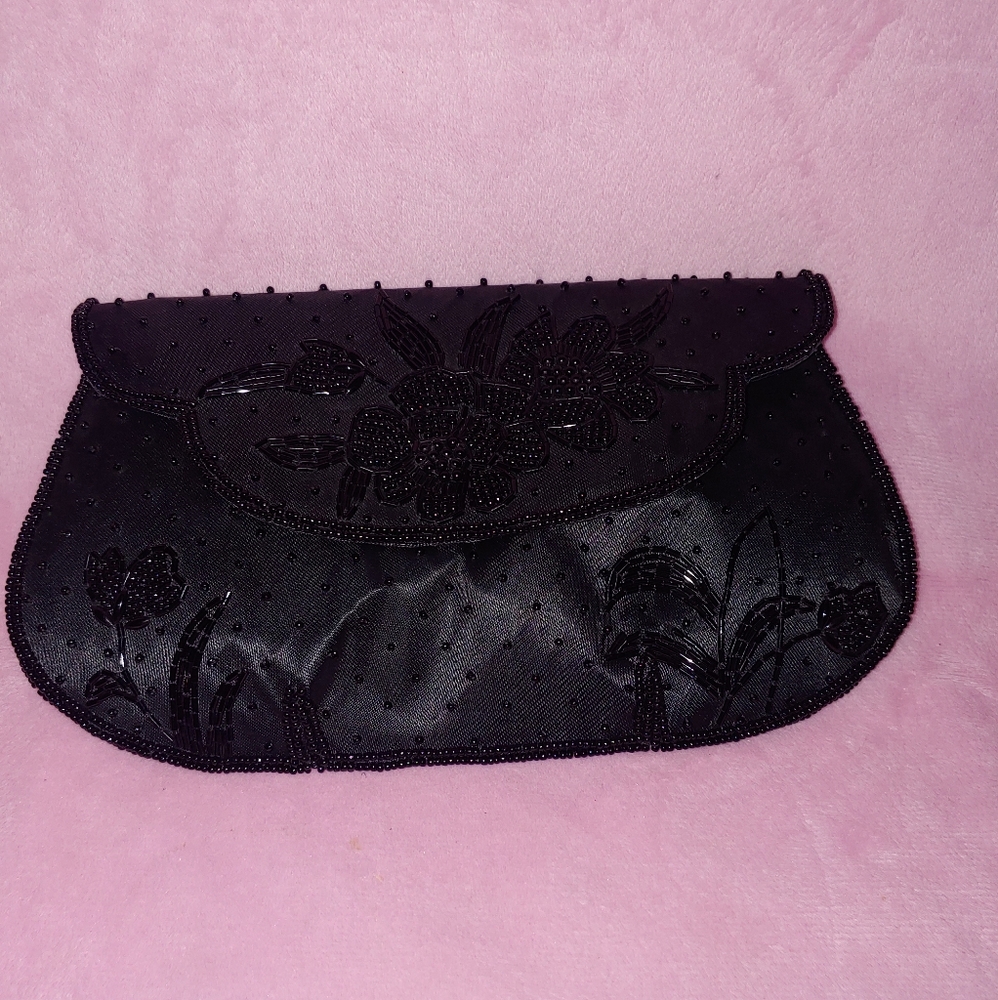 Vintage beaded clutch purse.